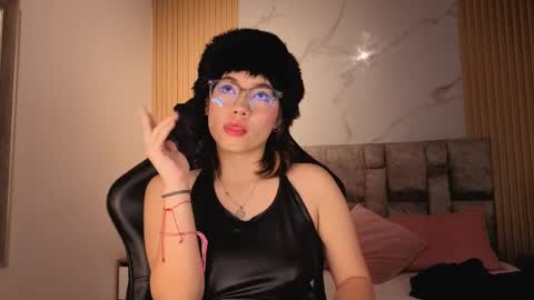 Snapshot of alkivamoon chatting on April 2026 07:20:01 PM alkivamoon online show from April 2026 07:20:01 PM