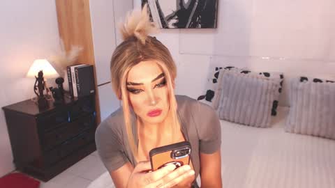 Miss Gia online show from January 2025 06:20:02 AM