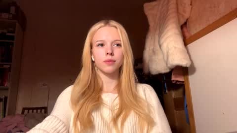 Lina online show from November 2025 06:13:01 AM