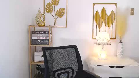 Snapshot of allena_anderson chatting on December 2024 06:43:01 PM Your Lovely Allena online show from December 2024 06:43:01 PM