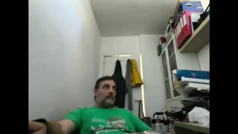 Snapshot of allenvic chatting on April 2026 08:10:01 AM allenvic online show from April 2026 08:10:01 AM