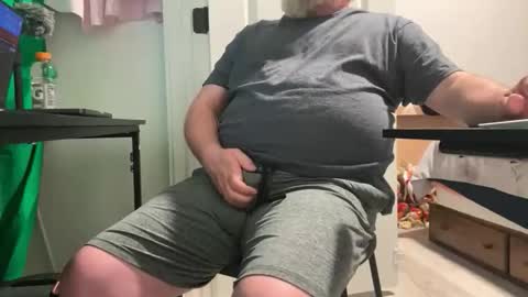 Allergictolove online show from November 2025 11:31:01 PM