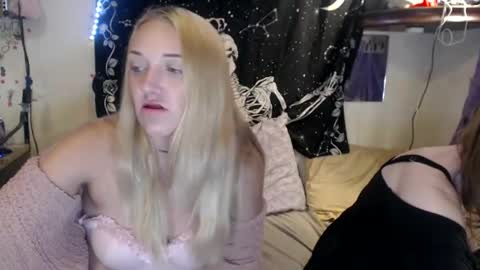 Snapshot of allforthedxll chatting on March 2025 09:23:02 AM allforthedxll online show from March 2025 09:23:02 AM