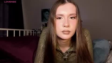 Snapshot of allgloryforloryy chatting on June 2026 12:57:02 PM Lory Glory online show from June 2026 12:57:02 PM
