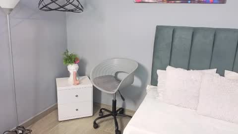 Snapshot of alli_cooper chatting on April 2026 11:36:01 AM Ali online show from April 2026 11:36:01 AM