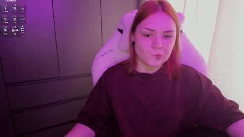 Snapshot of alli_zi chatting on July 2026 02:22:01 AM Blair online show from July 2026 02:22:01 AM