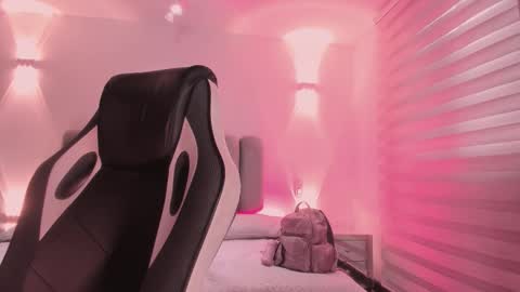 Snapshot of allicelover chatting on December 2025 12:01:02 PM ALLICE online show from December 2025 12:01:02 PM