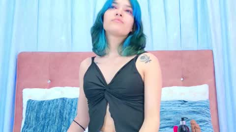 Allicia online show from November 2025 07:05:01 PM