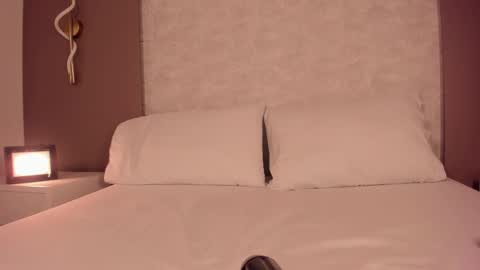 Snapshot of allie_bruce chatting on March 2026 02:27:01 AM A L L I E online show from March 2026 02:27:01 AM