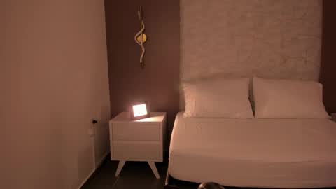 Snapshot of allie_bruce chatting on March 2026 02:39:01 AM A L L I E online show from March 2026 02:39:01 AM