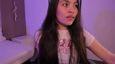 Snapshot of allie_bruce chatting on April 2026 02:34:01 AM A L L I E online show from April 2026 02:34:01 AM