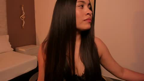 Snapshot of allie_bruce chatting on April 2026 03:01:04 AM A L L I E online show from April 2026 03:01:04 AM