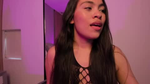 Snapshot of allie_bruce chatting on May 2026 07:51:02 PM A L L I E online show from May 2026 07:51:02 PM