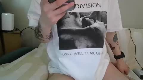 Snapshot of alliebearx chatting on April 2026 06:46:01 PM alliebearx online show from April 2026 06:46:01 PM