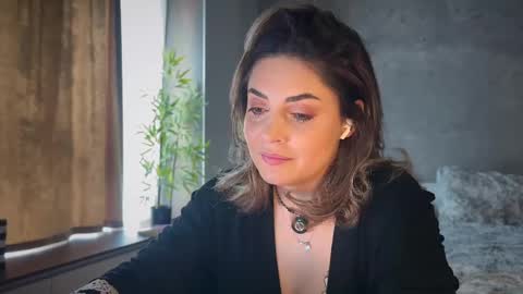 Snapshot of alliesynns chatting on March 2026 11:43:02 AM Allie online show from March 2026 11:43:02 AM