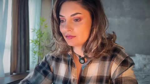 Snapshot of alliesynns chatting on April 2026 12:50:01 PM Allie online show from April 2026 12:50:01 PM