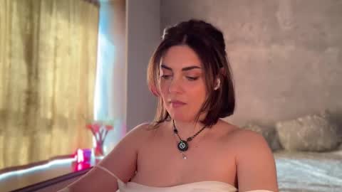 Snapshot of alliesynns chatting on April 2026 01:24:02 PM Allie online show from April 2026 01:24:02 PM