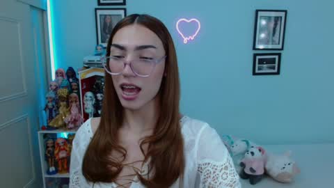 Snapshot of allisonblossom chatting on February 2025 12:31:02 AM online show from February 2025 12:31:02 AM