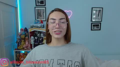 Snapshot of allisonblossom chatting on February 2025 06:12:01 AM online show from February 2025 06:12:01 AM