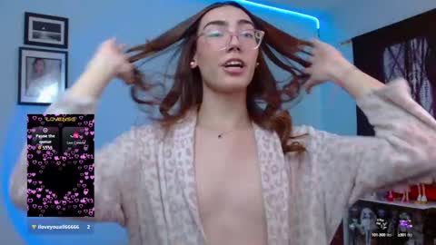 Snapshot of allisonblossom chatting on October 2025 06:47:02 PM online show from October 2025 06:47:02 PM