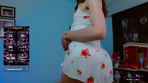 Snapshot of allisonblossom chatting on October 2025 07:26:01 PM online show from October 2025 07:26:01 PM