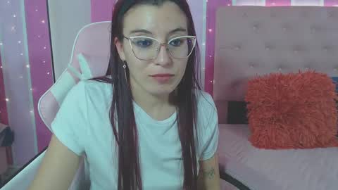 Snapshot of allisonlove_88 chatting on February 2025 07:29:01 AM ALLISON online show from February 2025 07:29:01 AM