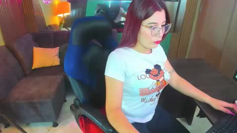 Snapshot of allisonlove_88 chatting on October 2025 04:26:01 AM ALLISON online show from October 2025 04:26:01 AM