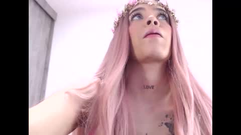 Snapshot of allisonsweet1 chatting on April 2026 06:22:01 AM Salome online show from April 2026 06:22:01 AM