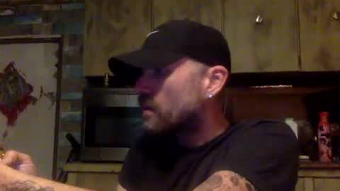 Snapshot of allitrunnin chatting on April 2026 06:14:01 AM allitrunnin online show from April 2026 06:14:01 AM
