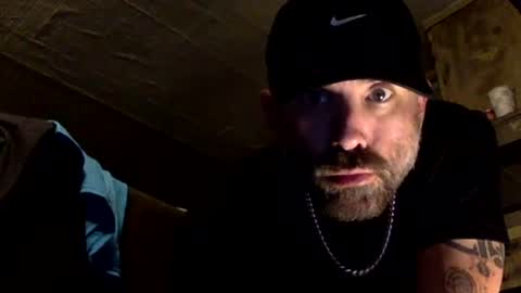 Snapshot of allitrunnin chatting on April 2026 05:43:02 AM allitrunnin online show from April 2026 05:43:02 AM
