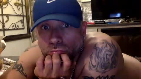 Snapshot of allitrunnin chatting on April 2026 08:20:01 AM allitrunnin online show from April 2026 08:20:01 AM