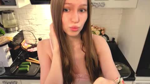 Snapshot of alllura chatting on March 2026 01:09:01 AM Axi online show from March 2026 01:09:01 AM