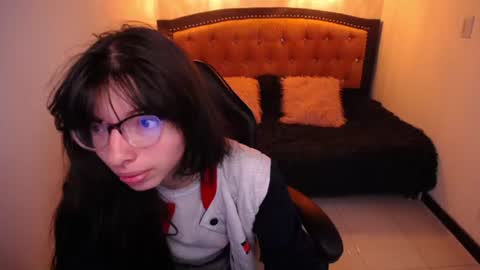 Snapshot of alllyson_ chatting on June 2026 08:12:02 PM alison online show from June 2026 08:12:02 PM