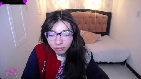 Snapshot of alllyson_ chatting on July 2026 08:33:02 PM alison online show from July 2026 08:33:02 PM