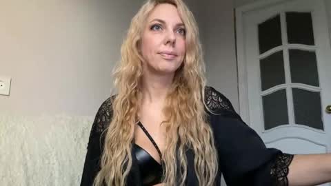 Nika online show from May 2026 04:34:01 PM