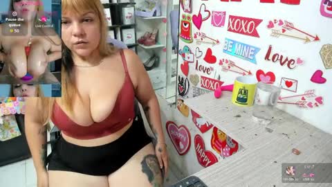 Snapshot of allsson_miller chatting on April 2026 02:04:02 PM allsson_miller online show from April 2026 02:04:02 PM