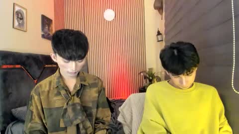 Snapshot of alluring_alpha chatting on October 2025 04:32:01 AM kim and josh online show from October 2025 04:32:01 AM