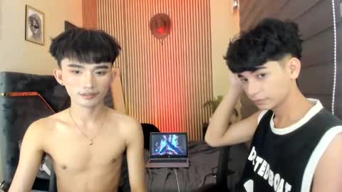 Snapshot of alluring_alpha chatting on October 2025 09:54:02 AM kim and josh online show from October 2025 09:54:02 AM