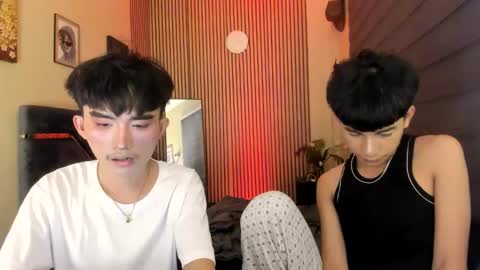 Snapshot of alluring_alpha chatting on October 2025 08:11:01 AM kim and josh online show from October 2025 08:11:01 AM