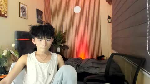 Snapshot of alluring_alpha chatting on November 2025 06:40:02 PM kim and josh online show from November 2025 06:40:02 PM