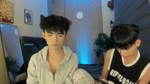 Snapshot of alluring_alpha chatting on November 2025 05:02:02 PM kim and josh online show from November 2025 05:02:02 PM