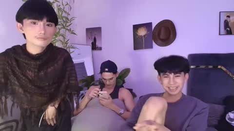 Snapshot of alluring_alpha chatting on April 2026 07:51:01 PM kim and josh online show from April 2026 07:51:01 PM