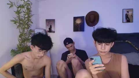 Snapshot of alluring_alpha chatting on May 2026 04:17:02 AM kim and josh online show from May 2026 04:17:02 AM