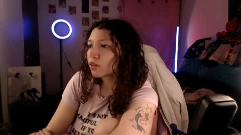 Snapshot of ally_donfort chatting on April 2026 11:18:01 PM Ally online show from April 2026 11:18:01 PM