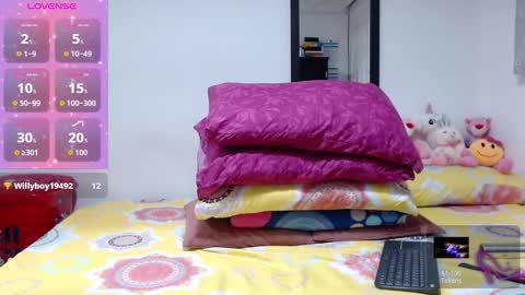 Snapshot of allysonstonne chatting on November 2025 10:42:01 PM Allysonstonnes online show from November 2025 10:42:01 PM