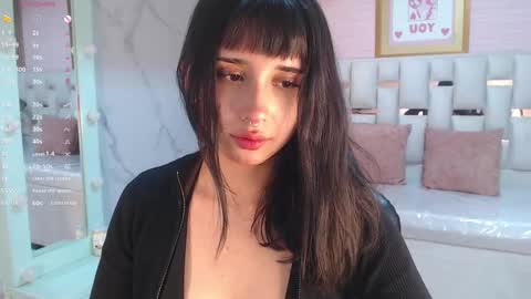 Snapshot of allyssa_bellini_s chatting on October 2025 08:38:02 PM Allysa online show from October 2025 08:38:02 PM