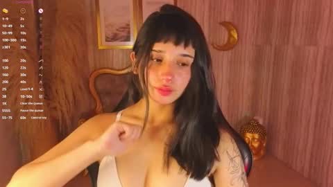 Snapshot of allyssa_bellini_s chatting on November 2025 08:41:02 PM Allysa online show from November 2025 08:41:02 PM