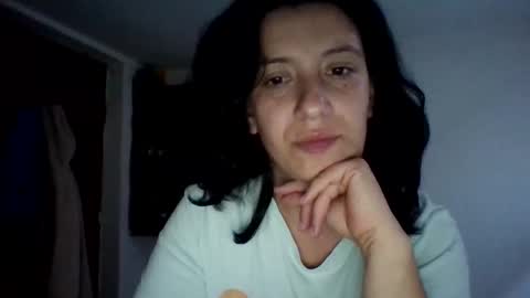 Snapshot of alma_amy chatting on October 2025 07:51:01 PM Alma online show from October 2025 07:51:01 PM
