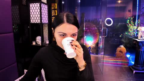 Snapshot of alma_pearl chatting on February 2025 07:24:02 AM Alma online show from February 2025 07:24:02 AM