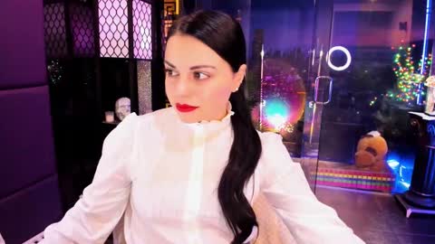 Snapshot of alma_pearl chatting on February 2025 07:49:01 AM Alma online show from February 2025 07:49:01 AM